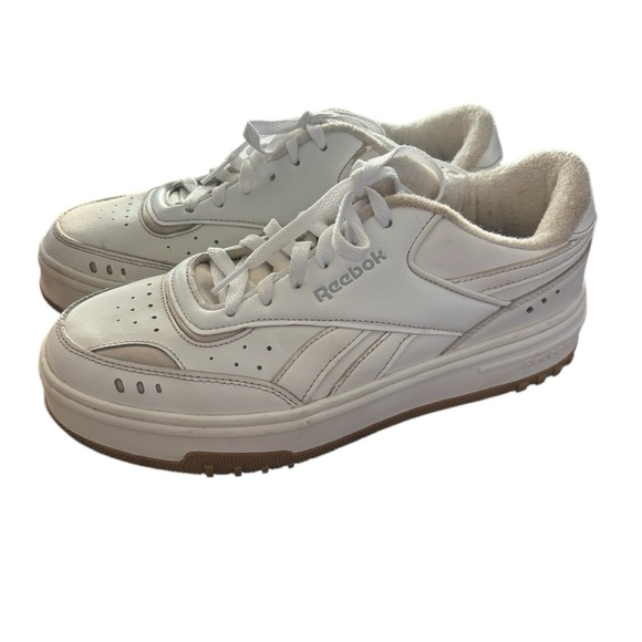 Reebok Women's White Athletic Shoes Size 8 - Picture 3 of 7